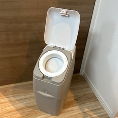 Aprica アップリカ　ニオイポイ　紙おむつ処理ポットの画像