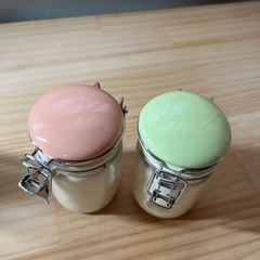 可愛い陶器の保存容器　2個　の画像