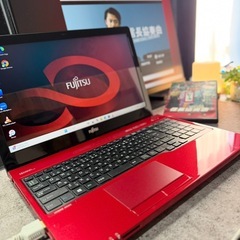 ⭐️Windows11⭐️ Office2024⭐️富士通ノートパソコン 準美品 Core i7 8GB メモリ8GB新品SSD256 Blu-ray対応 USB2.0&USB3.0の画像