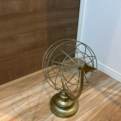 地球儀型インテリアアイテムの画像