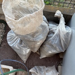 土、小さな砂利含むあげますの画像