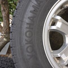 ハイエース スタッドレスタイヤ&アルミホイールの画像
