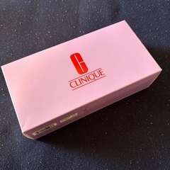 【新品】クリニーク メイクポーチ（シルバー）の画像