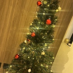 【オーナメント付き】スリムなクリスマスツリー180cmの画像