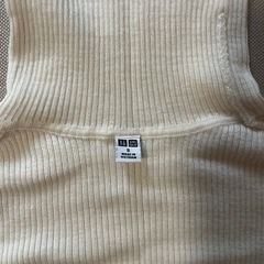 ユニクロ リブタートルネックセーター Sサイズの画像