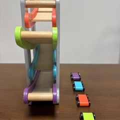 車のおもちゃの画像