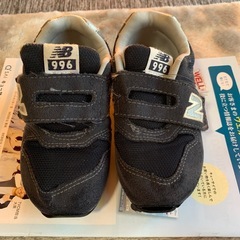 スニーカー 15.5cm
の画像