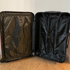 大型スーツケースの画像