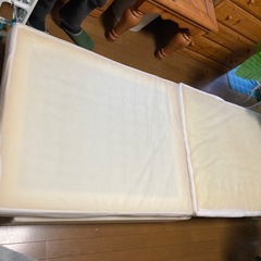 イケア　IKEA　簡易ベット　シングルベット　オットマン　伸びたり縮んだりの画像