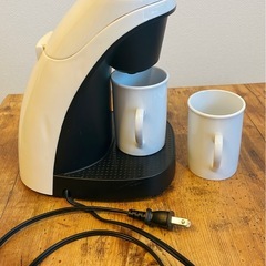 ドリップ式コーヒーメーカー　カップ2個付きの画像