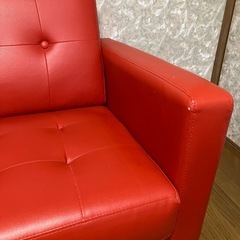 【多いため一時停止します】赤いソファ の画像