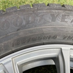 スタッドレスタイヤ(グッドイヤー)165\65R14の画像