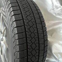 2024年製 225/65r17 アルミホイール付スタッドレスタイヤの画像