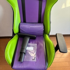 ゲーミングチェアの画像