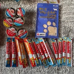 【猫】キャットフード　おやつ　クリスピーキッス　ちゅーる　フリーズドライのムネ肉ふりかけ　焼きかつお　本格だしミックスの画像