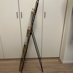 ブックスタンド　本棚　ディスプレイスタンドの画像