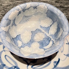 28日22時まで！新年にぴったりの金が使われています！砥部焼大皿と70年以上使った九谷焼アンティークの中鉢の画像