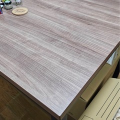 ダイニングテーブル、オフィス会議用4名掛けの画像