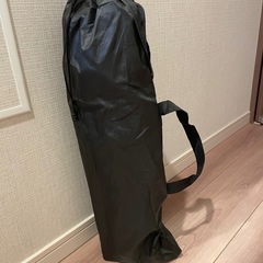 折りたたみ式の軽量キャンプチェアの画像