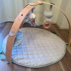 Ingenuity　木製プレイマット　ベビージム　プレイマット　ナチュラルの画像