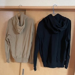 ユニクロパーカー二枚セットSサイズの画像