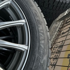 ※バリ山　　225/60R17 アルミ付きスタッドレスの画像