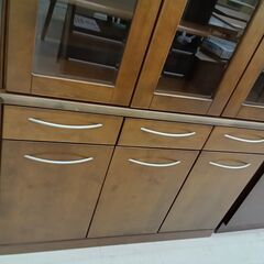 リユースのサカイ栃木店★ジモティ割あり★  食器棚 ブラウン W112×D46.5×H200 クリーニング済み TC12165の画像