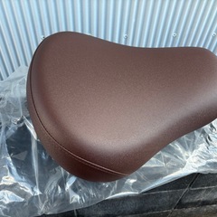 ロイヤルエンフィールド　クラシック350 サドル
の画像