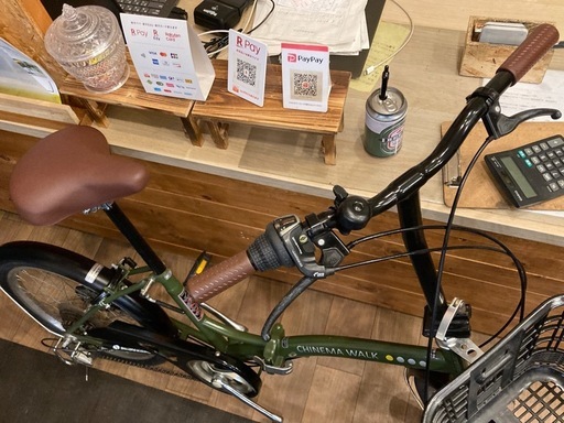 【前後タイヤ・チューブ新品！】LEDオートライト　6段変速　　20インチ折りたたみ自転車　モスグリーン