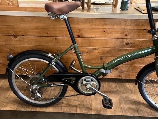 【前後タイヤ・チューブ新品！】LEDオートライト　6段変速　　20インチ折りたたみ自転車　モスグリーン