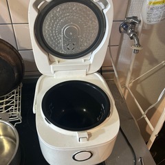 炊飯器の画像