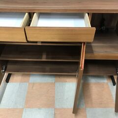 ＼家具＊家電のお店／【ｼﾞｬﾝｸﾞﾙｼﾞｬﾝｸﾞﾙ石川金沢店】食器棚 木目調/茶   W(幅)122×D(奥行き)46×H(高さ)192cmの画像
