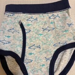 【新品未使用】90サイズ男の子綿のパンツ３枚セットの画像