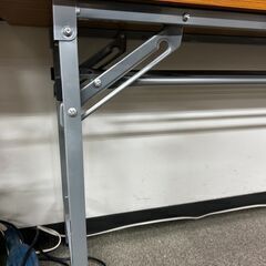 長机(折りたたみ可能)の画像