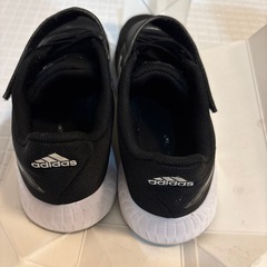 キッズ　アディダス　adidas  シューズ　19cm　の画像