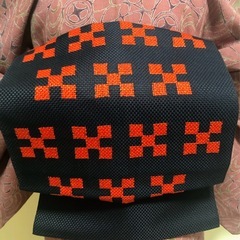 『逸品』黒地の名古屋帯　正絹　の画像