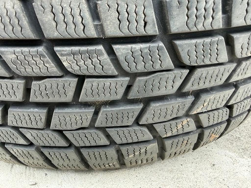 スタッドレスタイヤ4本ホイール付215/65R16
