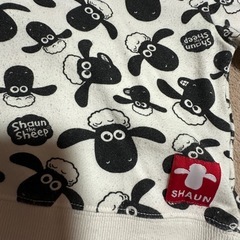 ひつじのショーン トレーナー 80 白／肩ボタンあり 使用感あり の画像