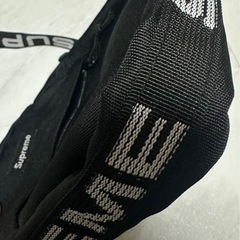 【美品】Supreme ブラック ショルダーバッグの画像