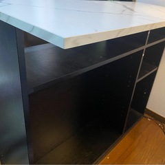 バーカウンター（二つあり）の画像