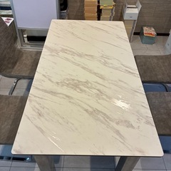 早い者勝ち！4脚＋ダイニングてーぶるテーブルの画像