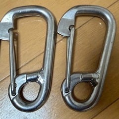 大きなカラビナ4個のセットの画像
