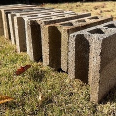 ガーデニングに！コンクリートブロックの画像