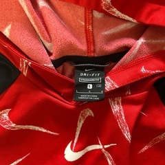 Nike DRI-FIT 赤黒 パーカー Lサイズの画像