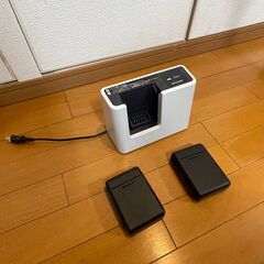 【ジャンク】SHARP 掃除機 RACTIVE Air（バッテリー2個・充電器・スタンド付）の画像