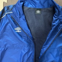 umbro 青 ウィンドブレーカー140cmの画像