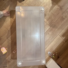 コロ付き衣装ケースの画像