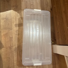 コロ付き衣装ケースの画像