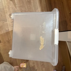 コロ付き衣装ケースの画像