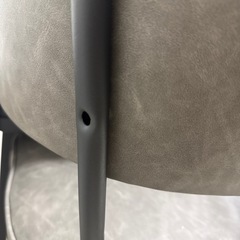 ダイニングチェア2つ 肘付き ハーフアーム ハンギング お掃除ロボット対応 PUレザー スチール脚 カフェ シンプル (PUグレー, 二脚)の画像